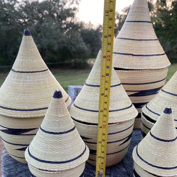 Rwandan Nesting Peace Baskets - Set of 6 - Picture 7 of 9